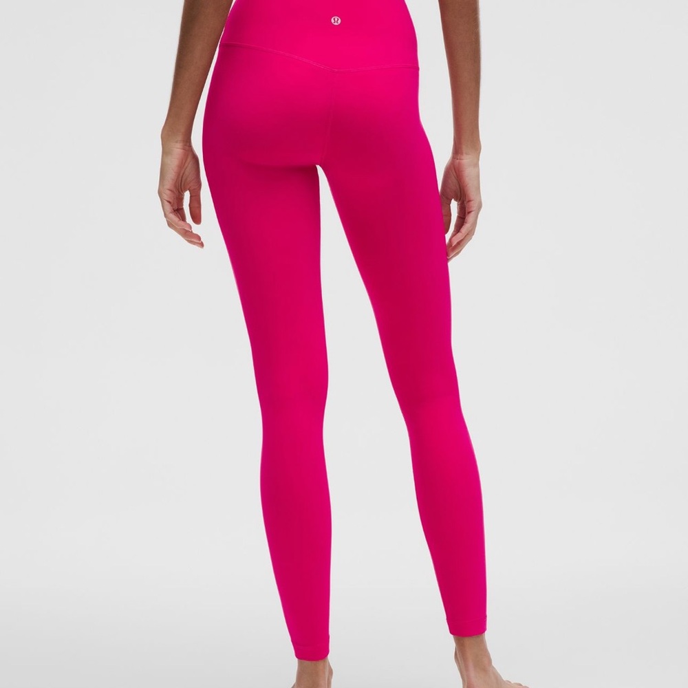 Hot pink Lululemon wunder under Leggings